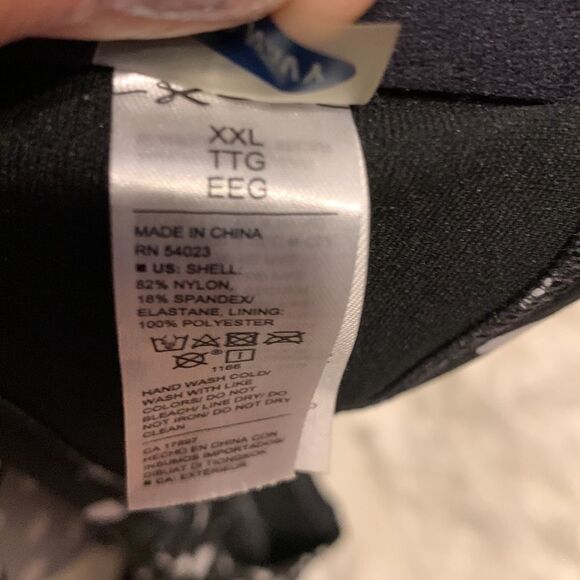 Old Navy two-piece black swimsuit. XXL top and XL bottom - Picture 8 of 8